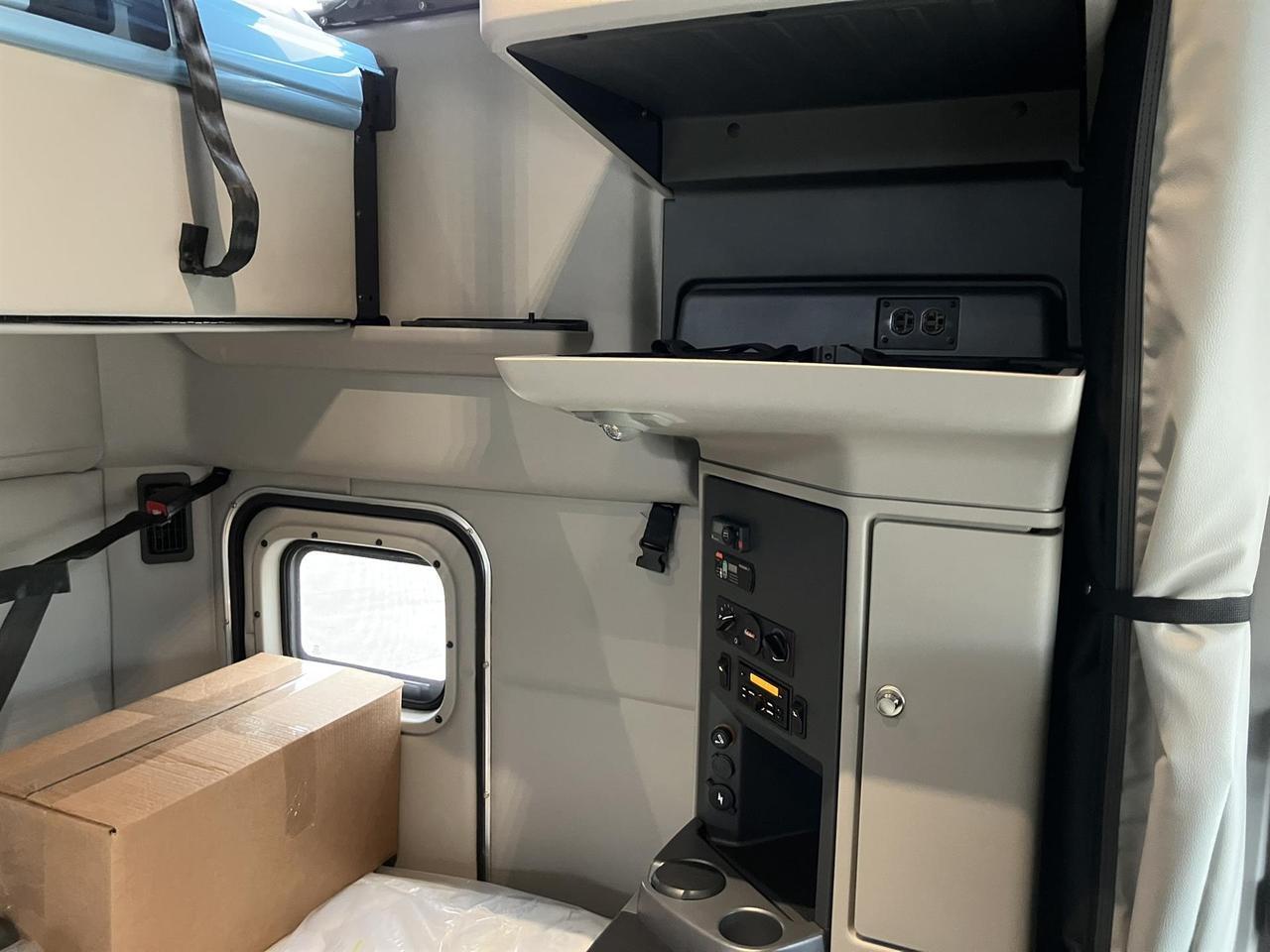 2027 Peterbilt 579 80" Double Bunk Ultraloft Rochester MN