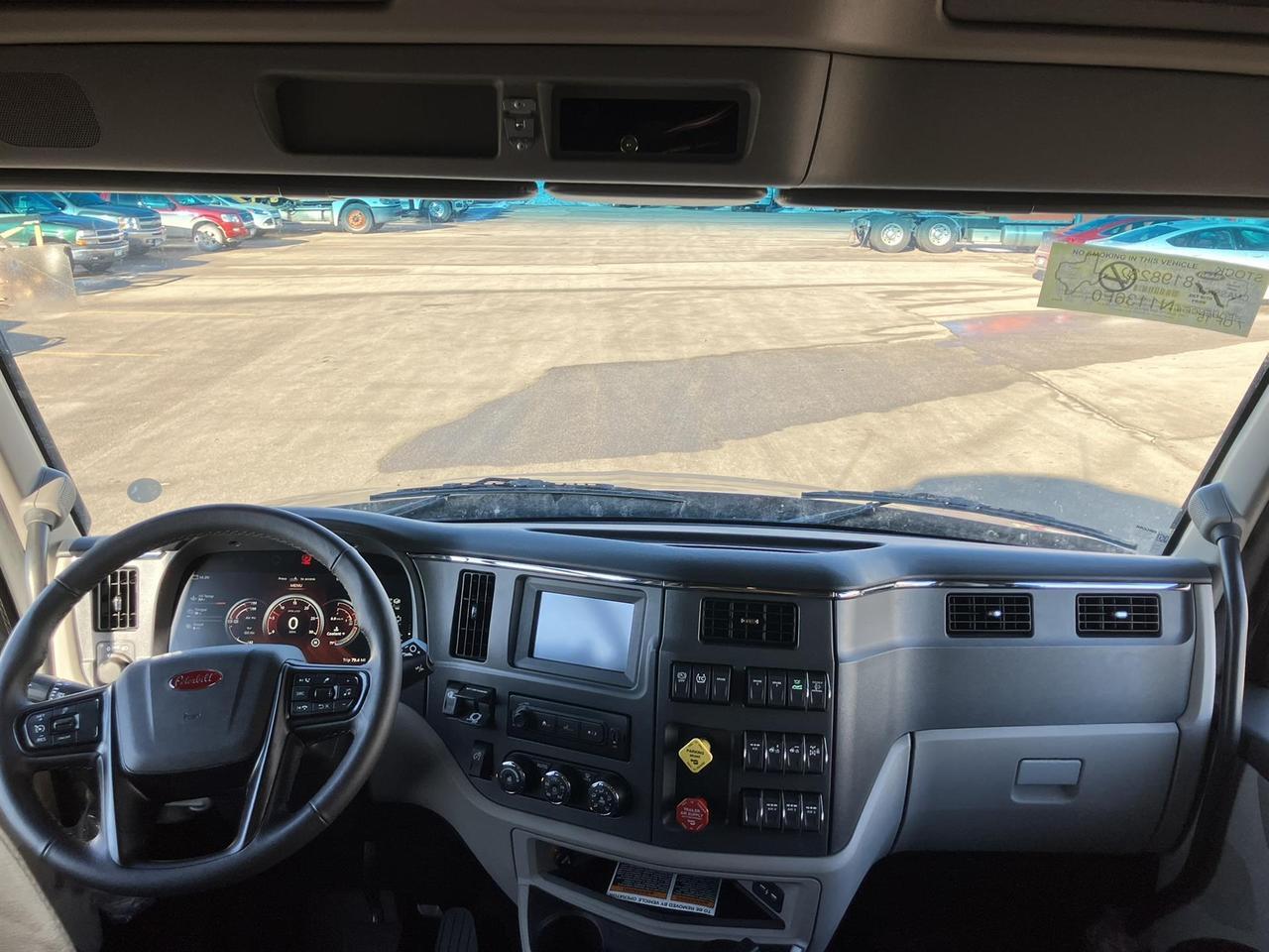 2027 Peterbilt 579 80" Double Bunk Ultraloft Rochester MN