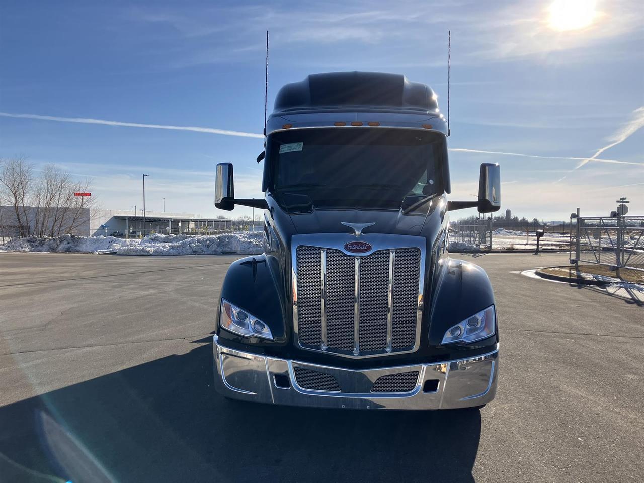 2027 Peterbilt 579 Sleeper