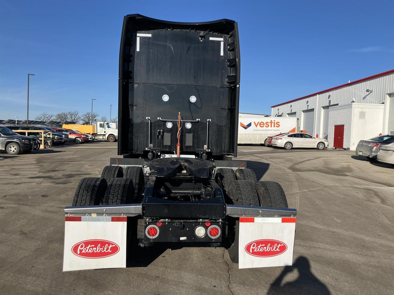 2027 Peterbilt 579 80" Double Bunk Ultraloft Rochester MN