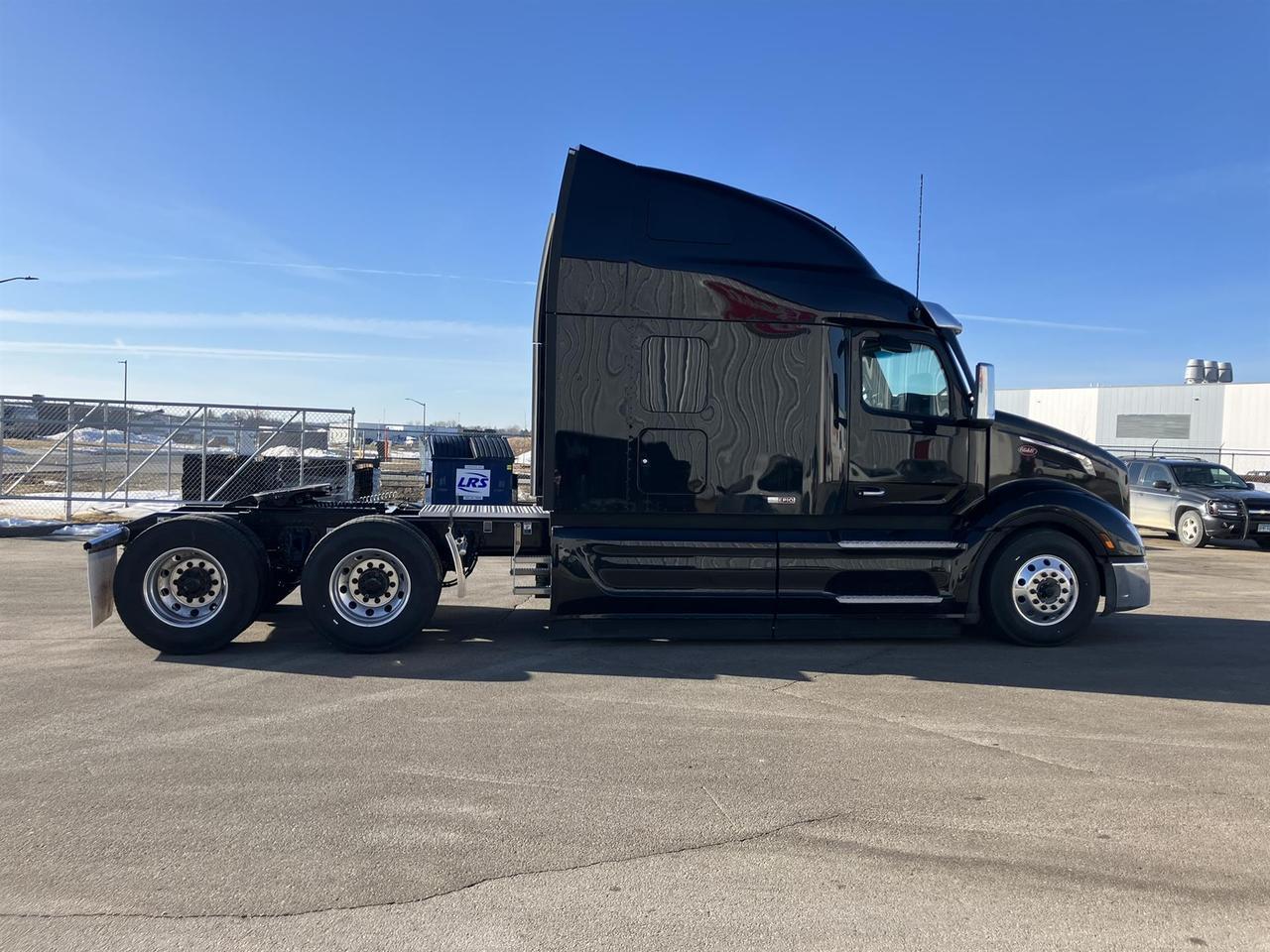 2027 Peterbilt 579 80" Double Bunk Ultraloft Rochester MN