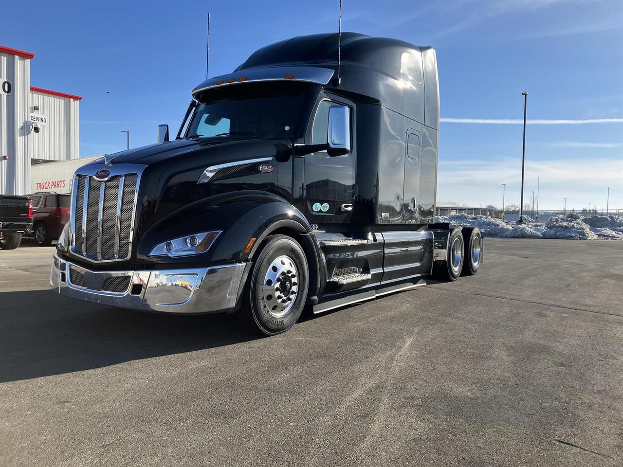 2027 Peterbilt 579 Sleeper
