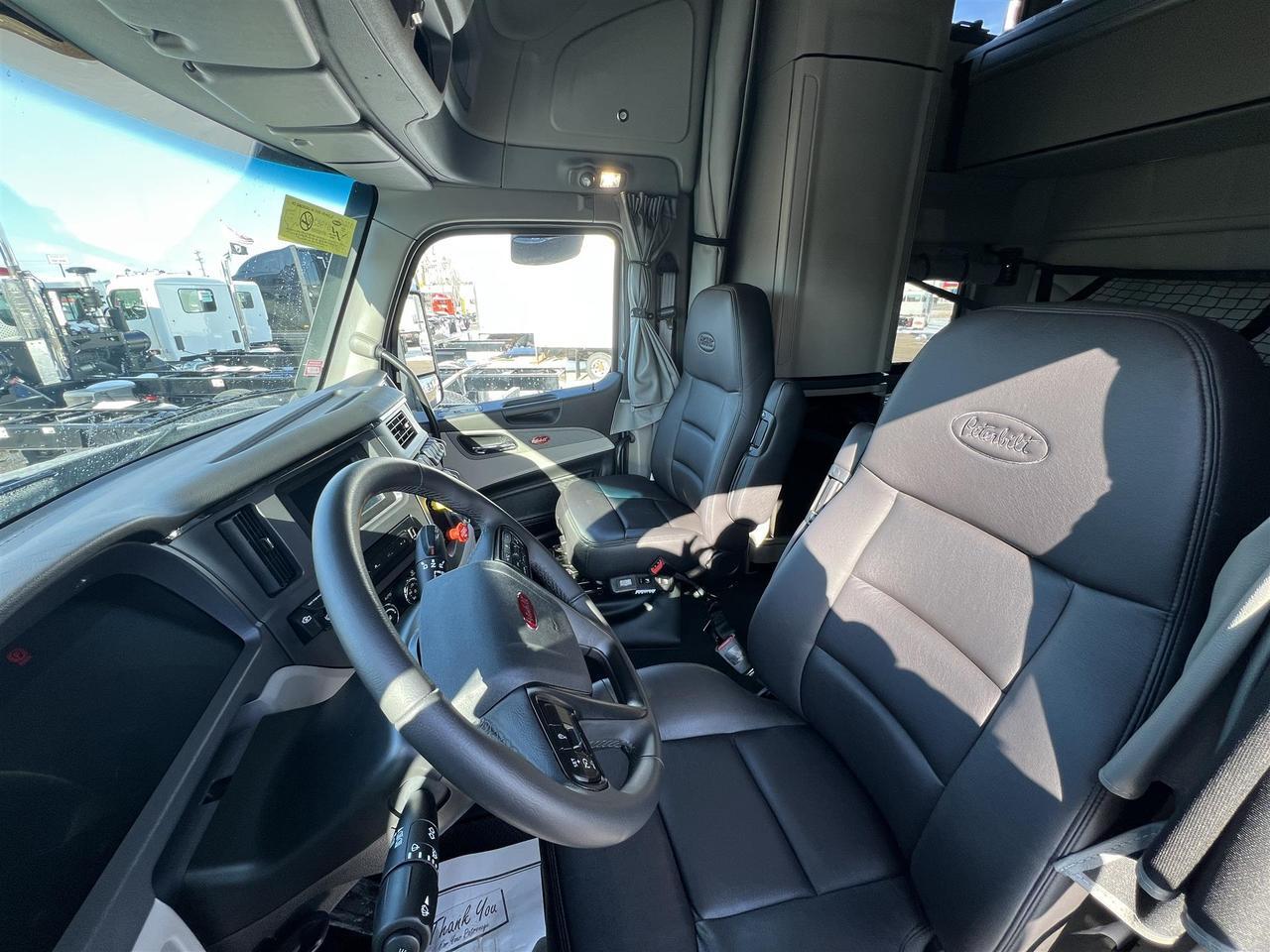 2027 Peterbilt 579 80" Double Bunk Ultraloft Rochester MN