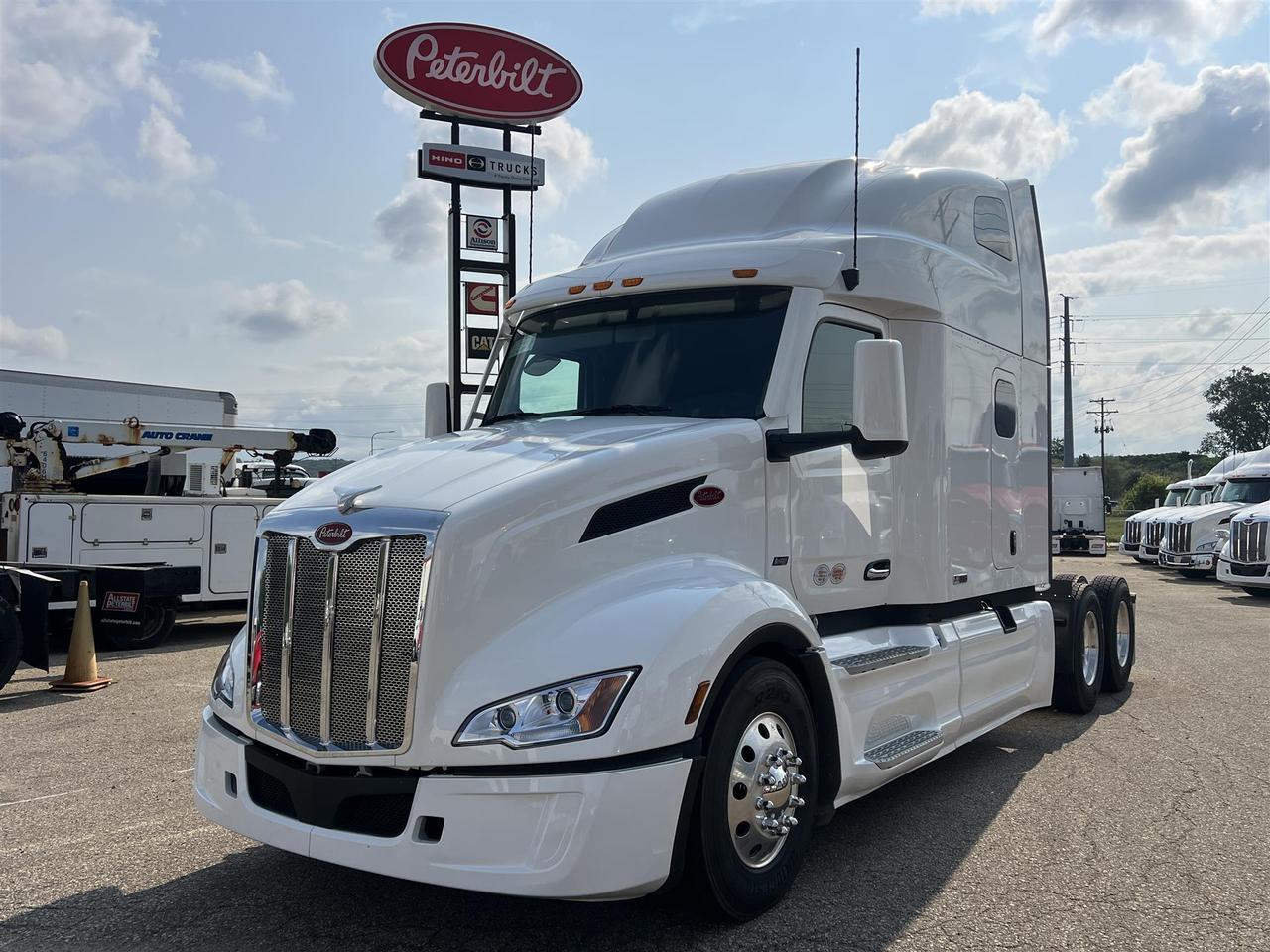 2027 Peterbilt 579 Sleeper