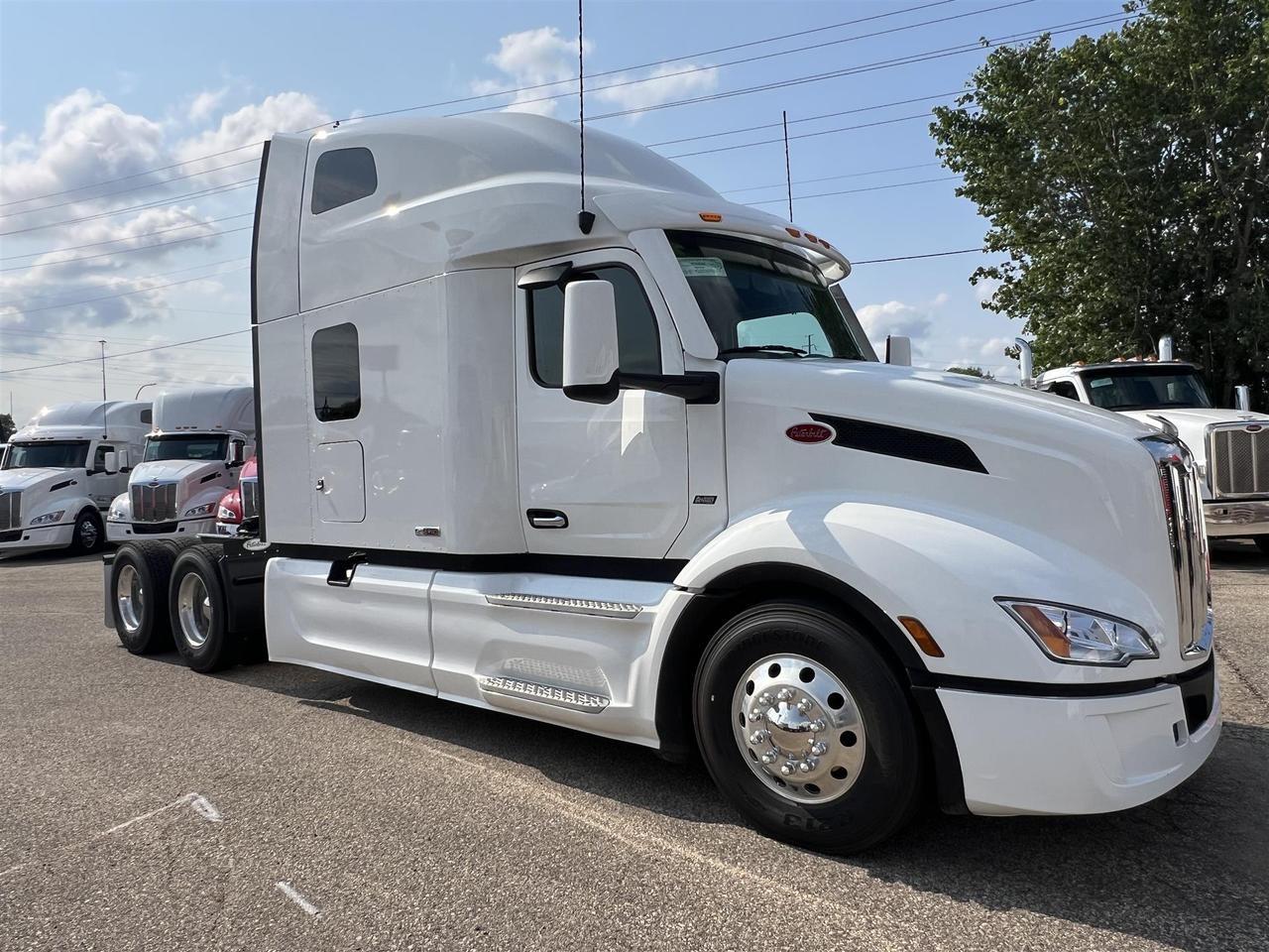 2027 Peterbilt 579 Sleeper