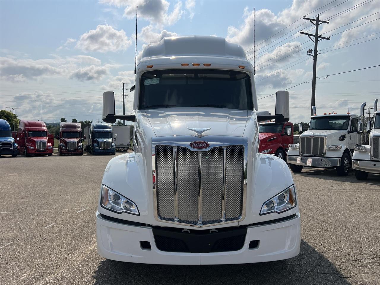 2027 Peterbilt 579 Sleeper