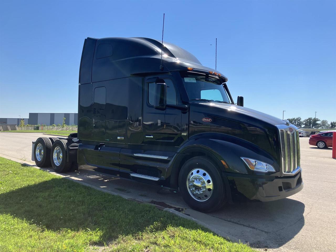 2027 Peterbilt 579 Sleeper