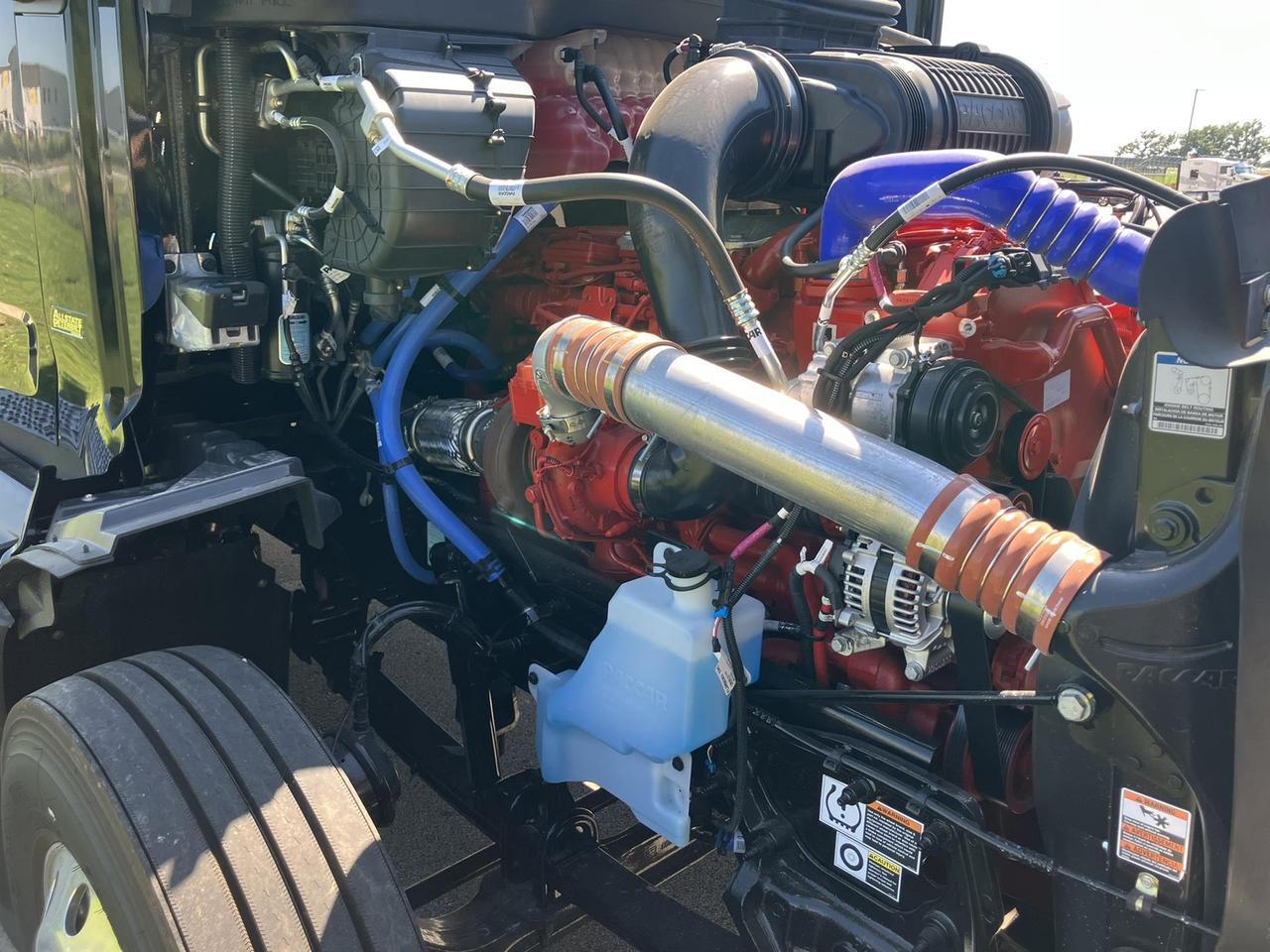 2027 Peterbilt 579 80" Double Bunk Ultraloft Rochester MN