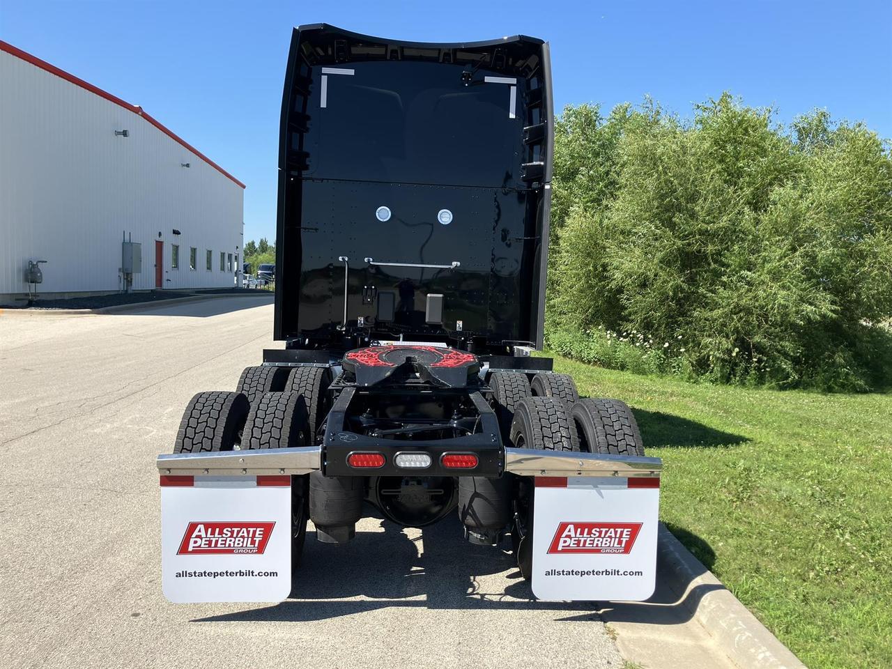 2027 Peterbilt 579 80" Double Bunk Ultraloft Rochester MN