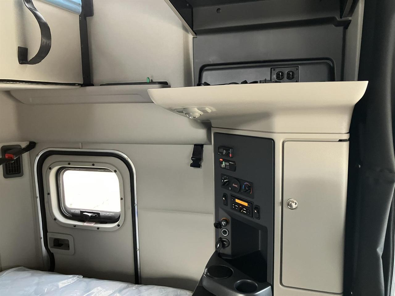 2027 Peterbilt 579 80" Double Bunk Ultraloft Rochester MN