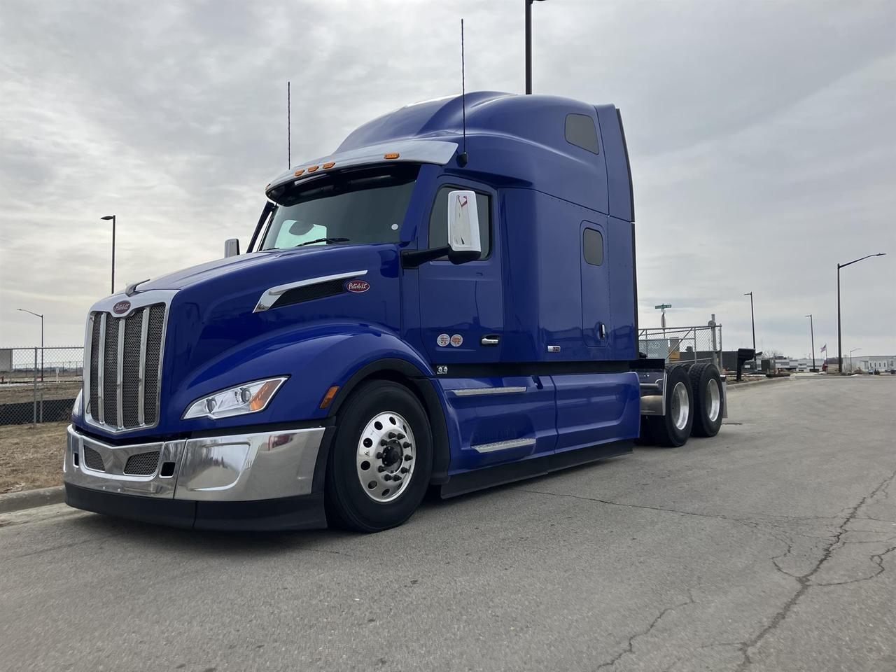 2027 Peterbilt 579