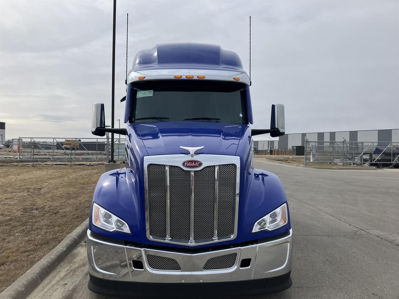 2027 Peterbilt 579