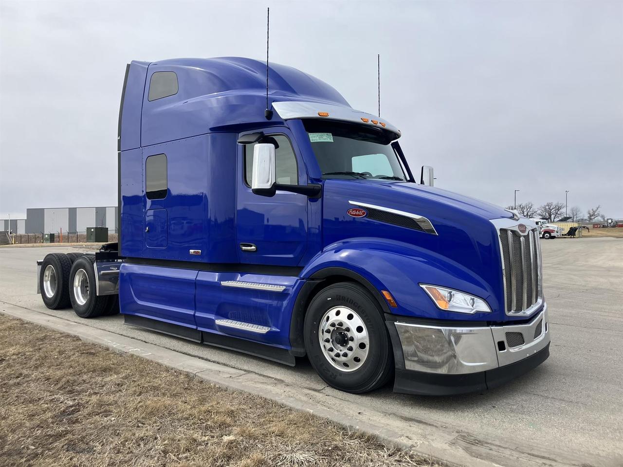 2027 Peterbilt 579