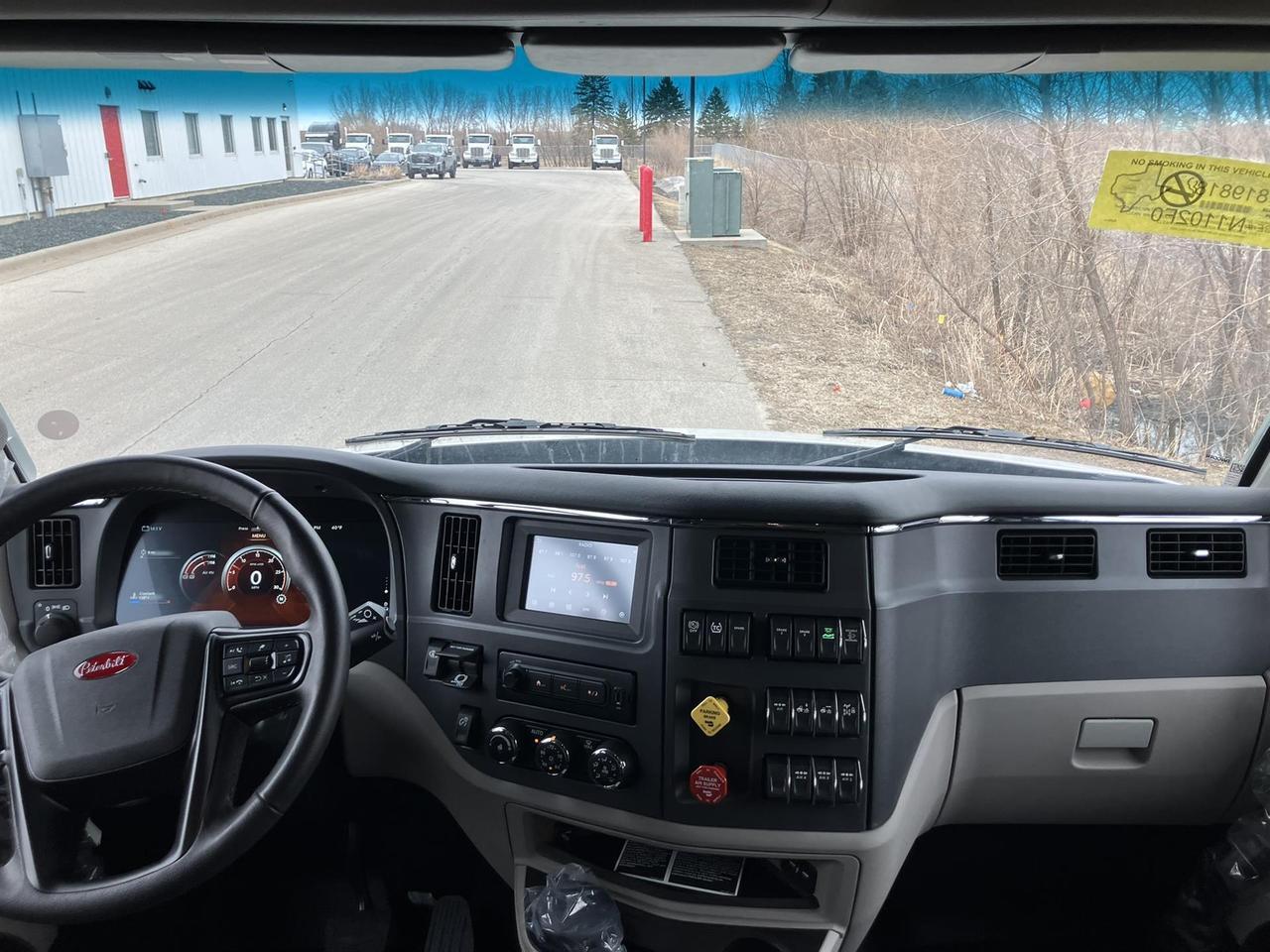 2027 Peterbilt 579 80" Double Bunk Ultraloft Rochester MN