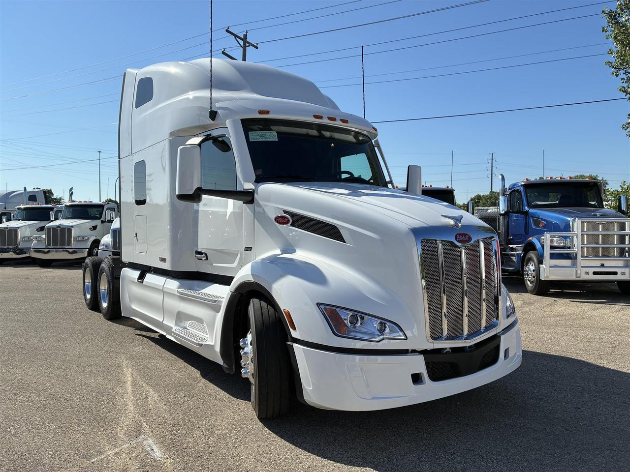 2027 Peterbilt 579 80" Double Bunk Ultraloft Rochester MN