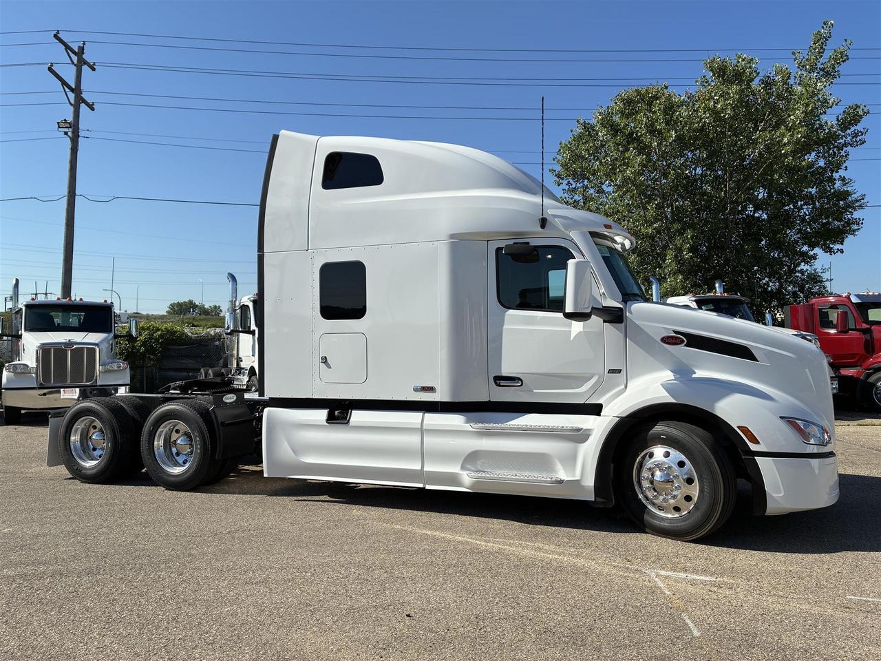 2027 Peterbilt 579 80" Double Bunk Ultraloft Rochester MN