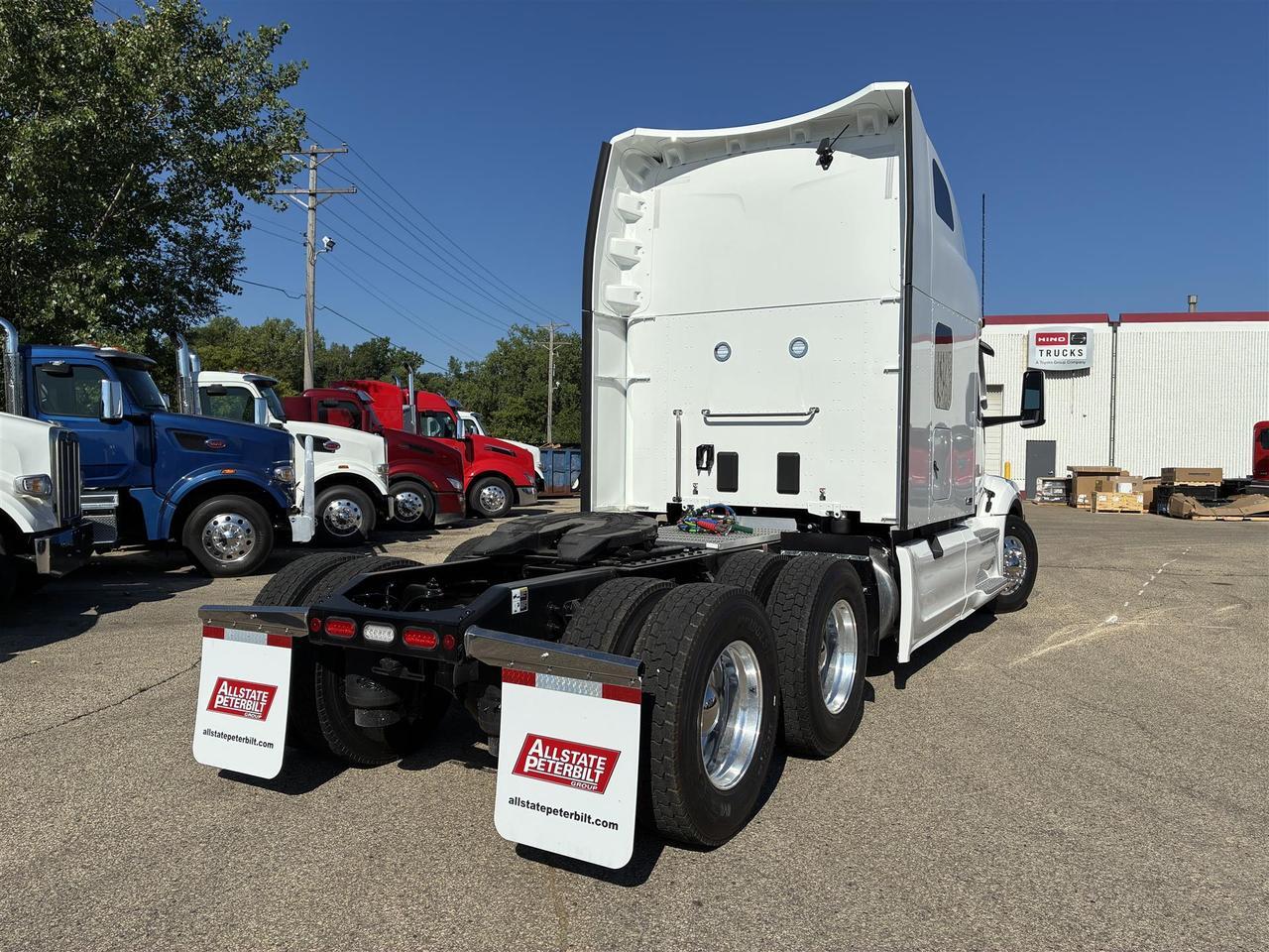 2027 Peterbilt 579 80" Double Bunk Ultraloft Rochester MN