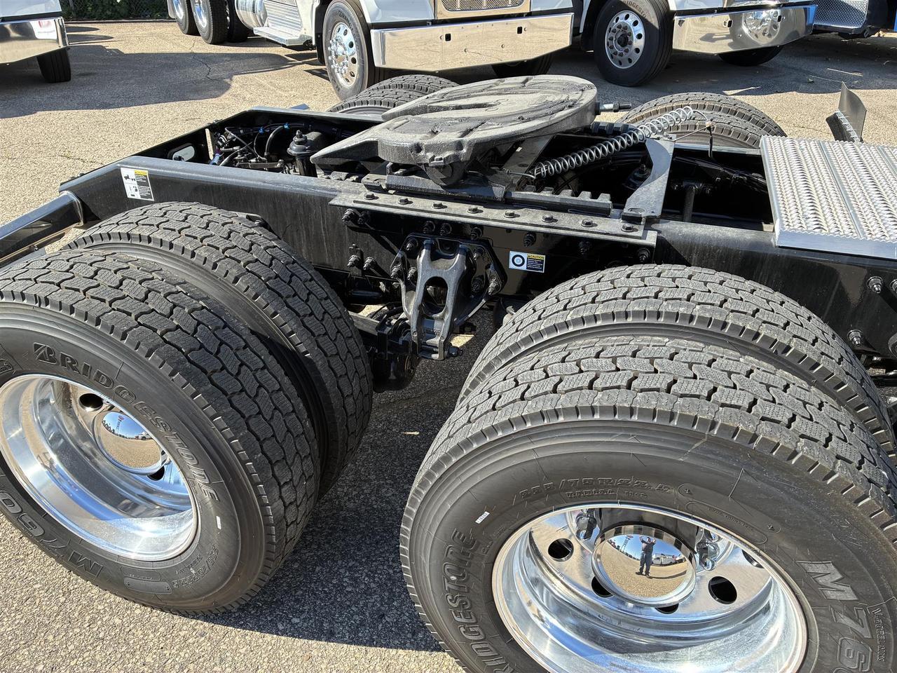 2027 Peterbilt 579 80" Double Bunk Ultraloft Rochester MN