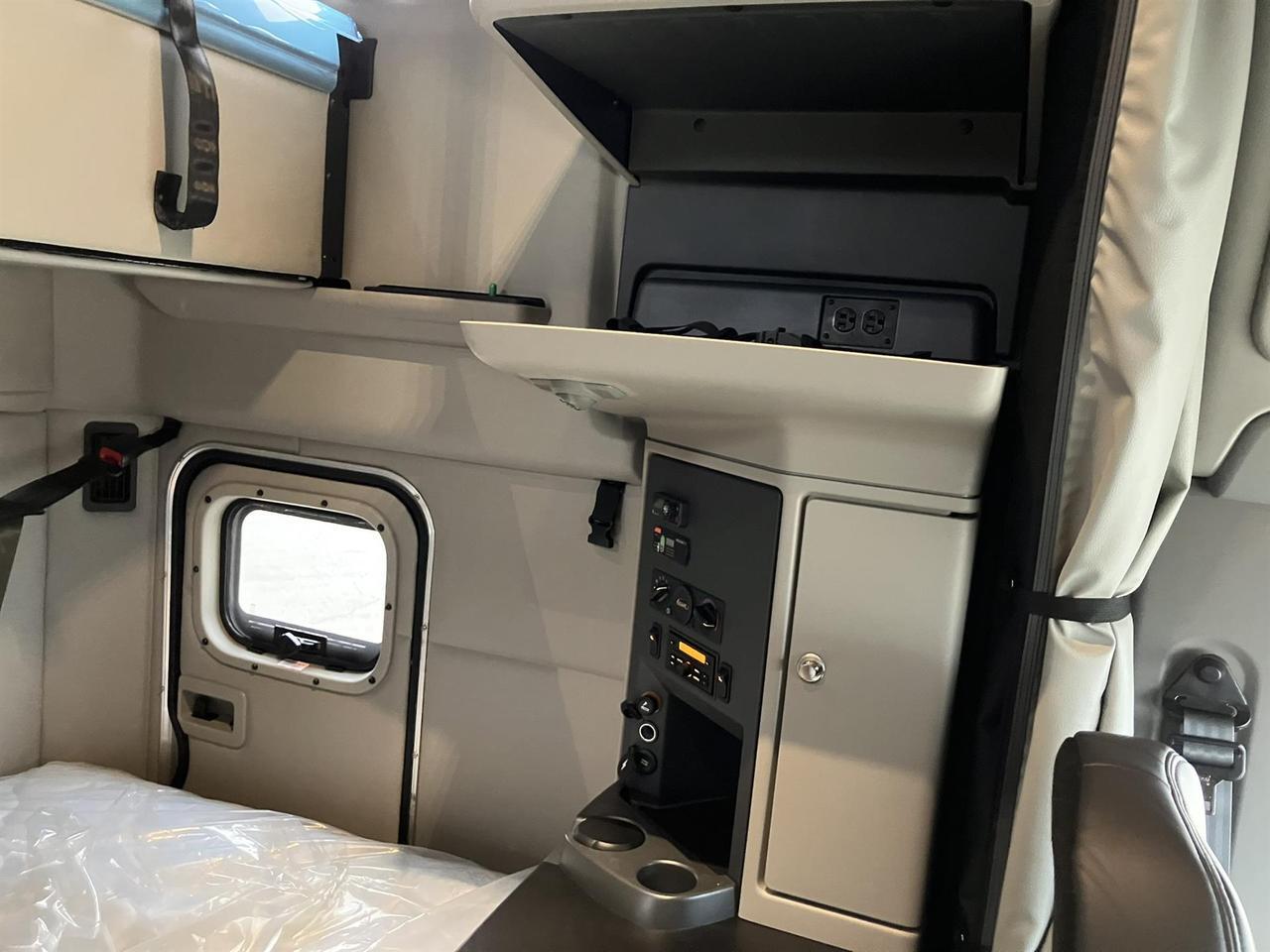 2027 Peterbilt 579 80" Double Bunk Ultraloft Rochester MN