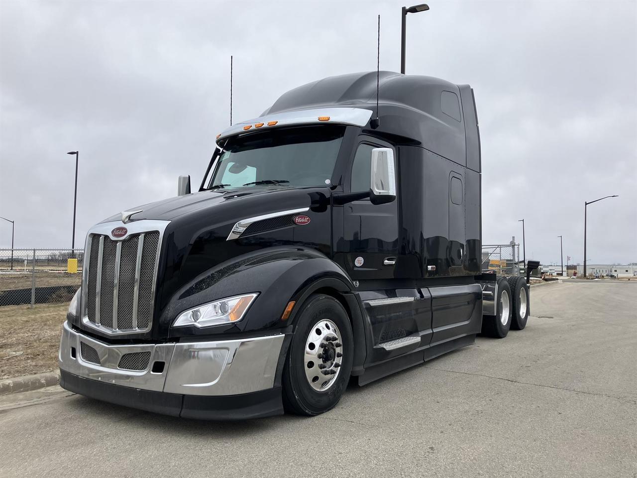 2027 Peterbilt 579