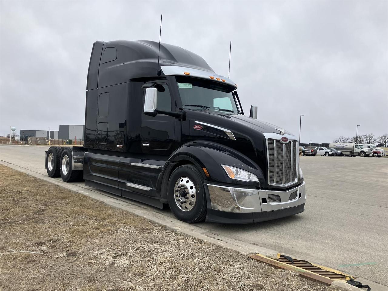 2027 Peterbilt 579
