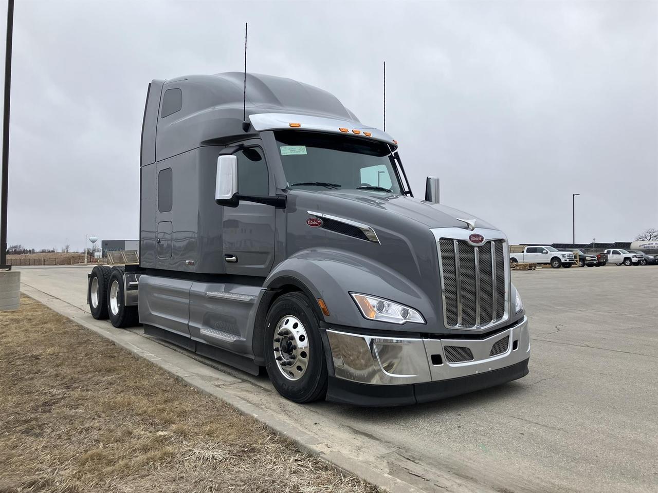 2027 Peterbilt 579