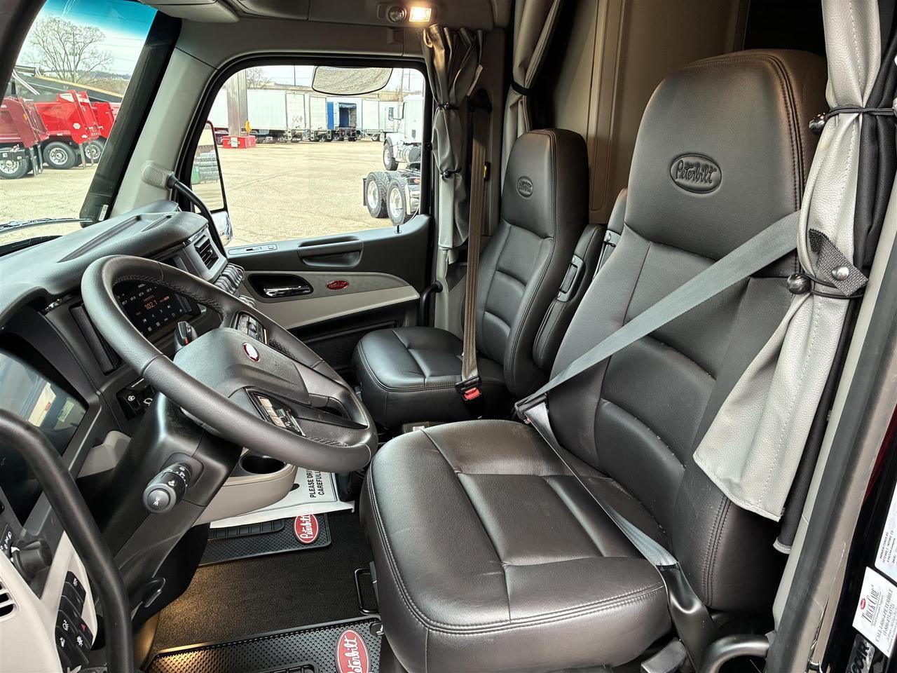 2027 Peterbilt 579 80" Double Bunk Ultraloft Fargo ND