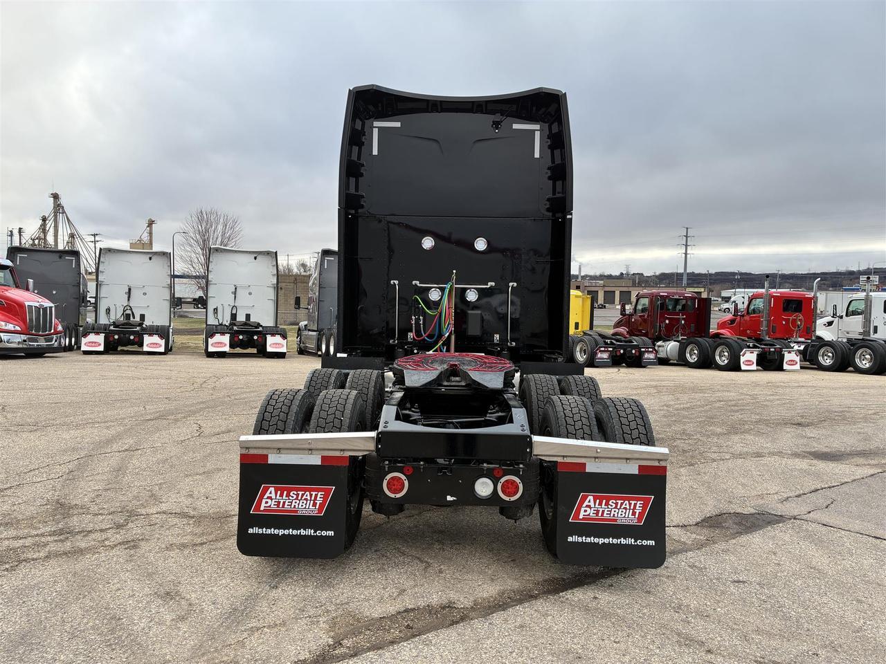 2027 Peterbilt 579 80" Double Bunk Ultraloft Fargo ND