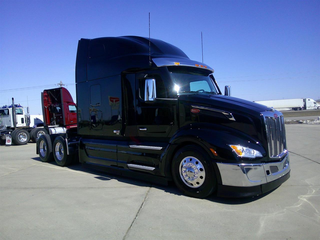 2027 Peterbilt 579 Sleeper