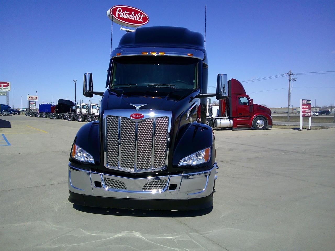2027 Peterbilt 579 Sleeper