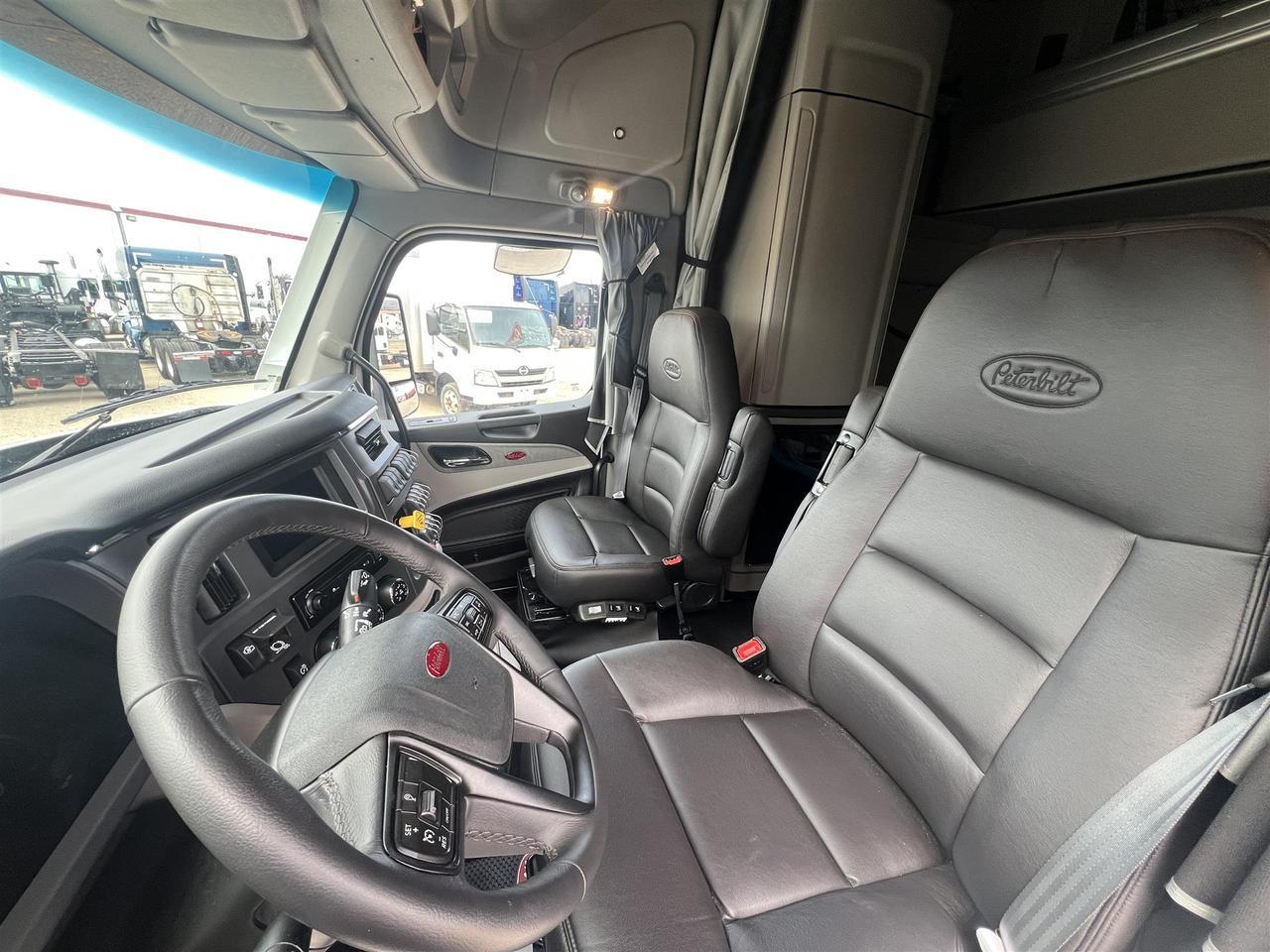 2027 Peterbilt 579 80" Double Bunk Ultraloft Fargo ND
