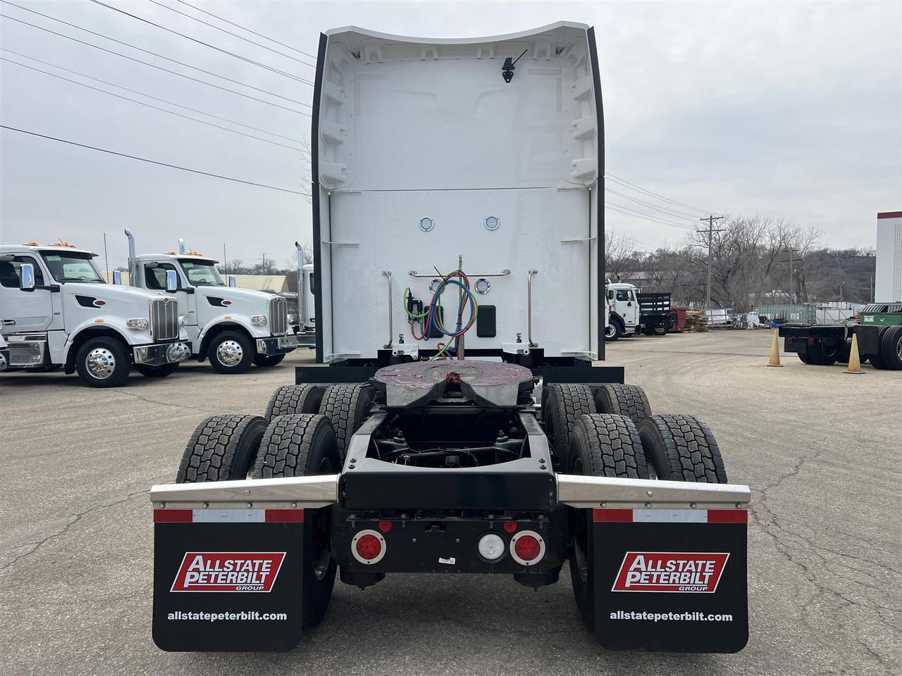 2027 Peterbilt 579 80" Double Bunk Ultraloft Fargo ND