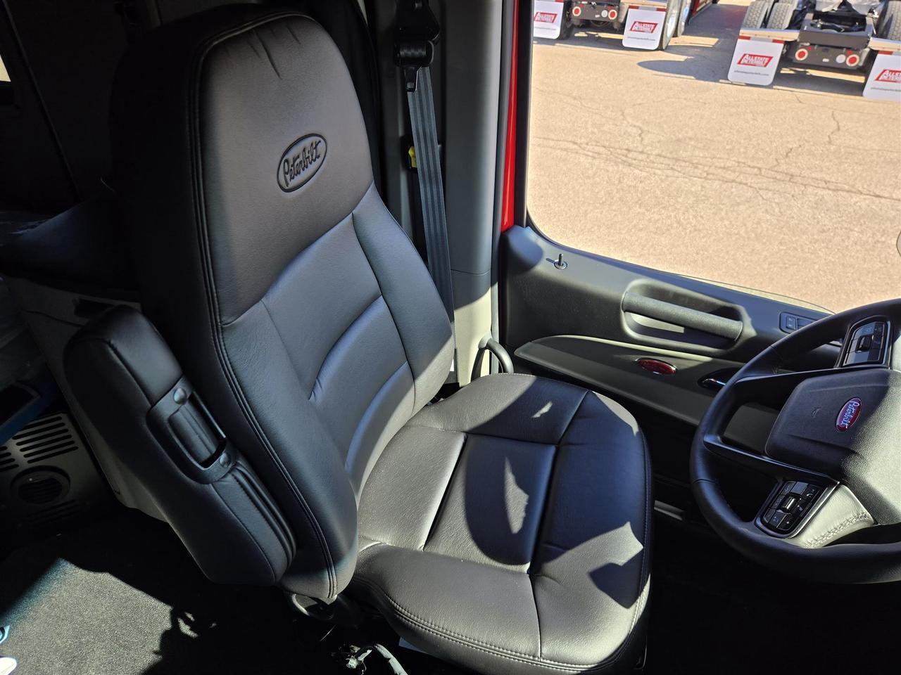 2027 Peterbilt 579 80" Double Bunk Ultraloft South St. Paul MN