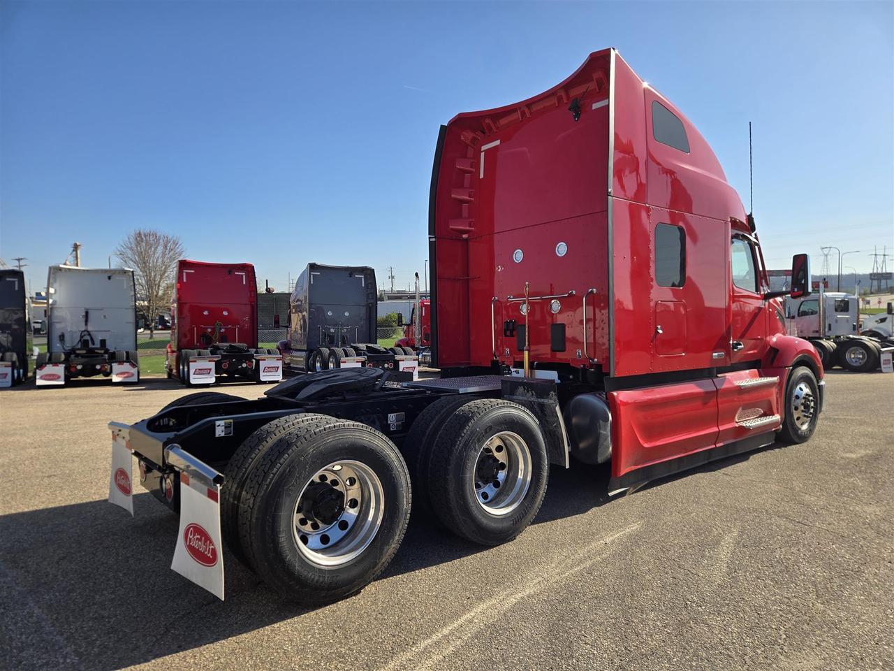 2027 Peterbilt 579 80" Double Bunk Ultraloft South St. Paul MN