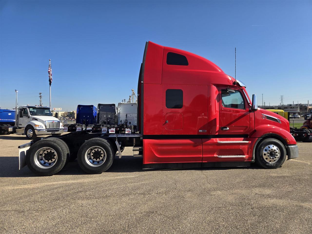 2027 Peterbilt 579 80" Double Bunk Ultraloft South St. Paul MN