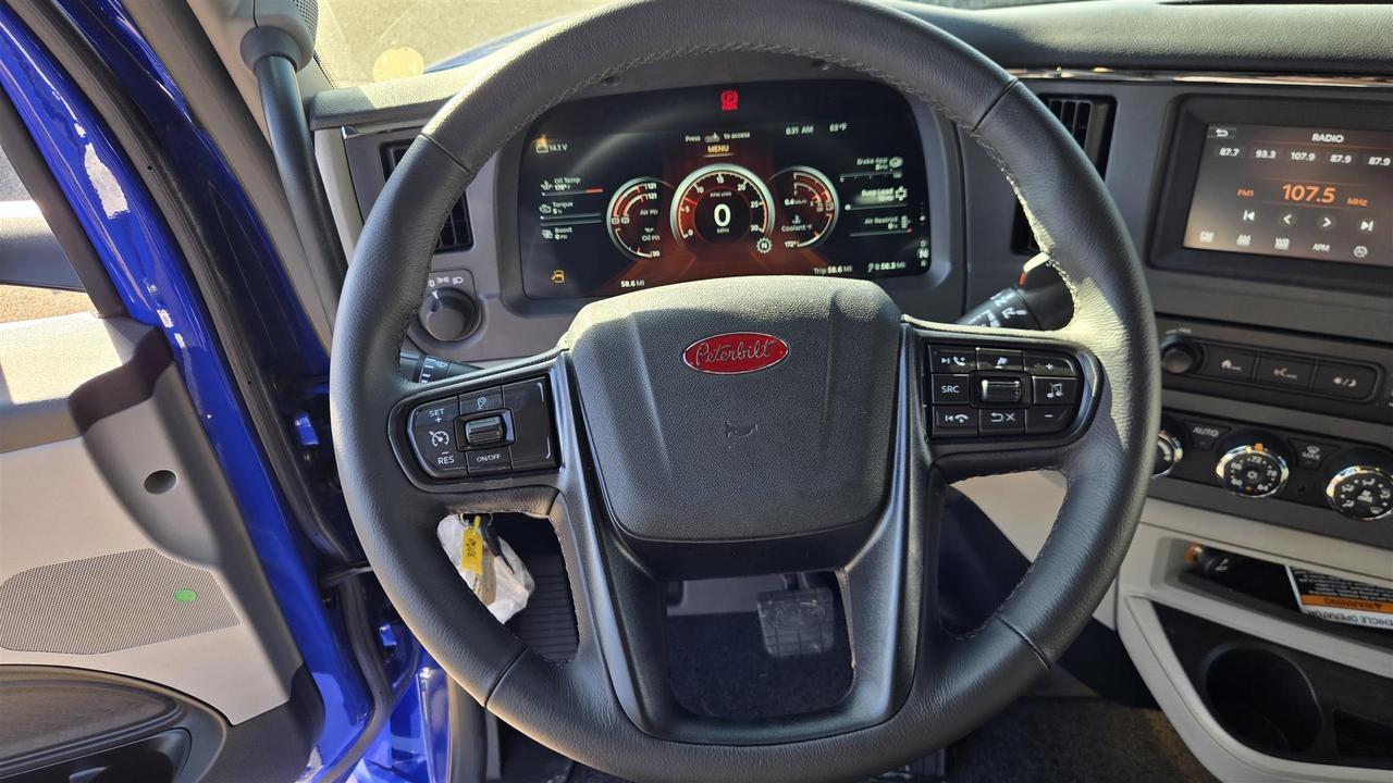 2027 Peterbilt 579 80" Double Bunk Ultraloft South St. Paul MN