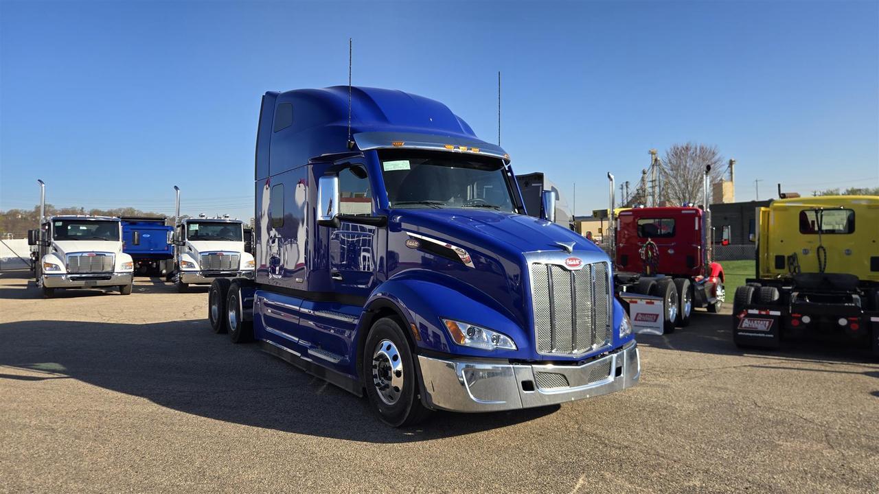 2027 Peterbilt 579 Sleeper