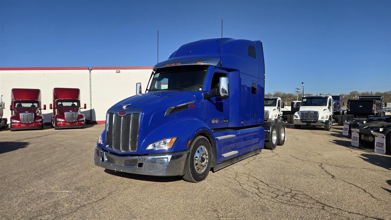 2027 Peterbilt 579 Sleeper