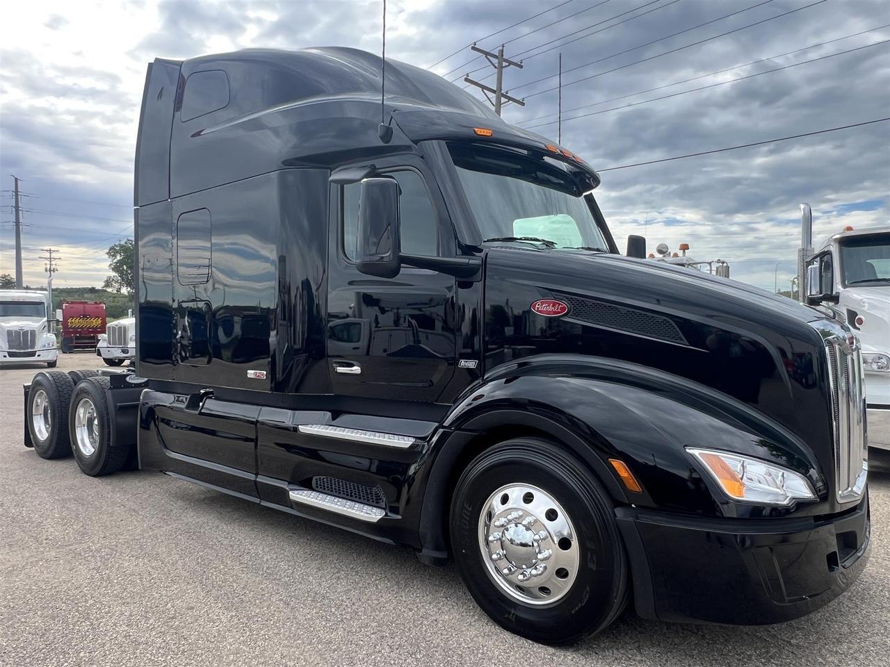 2027 Peterbilt 579 Sleeper