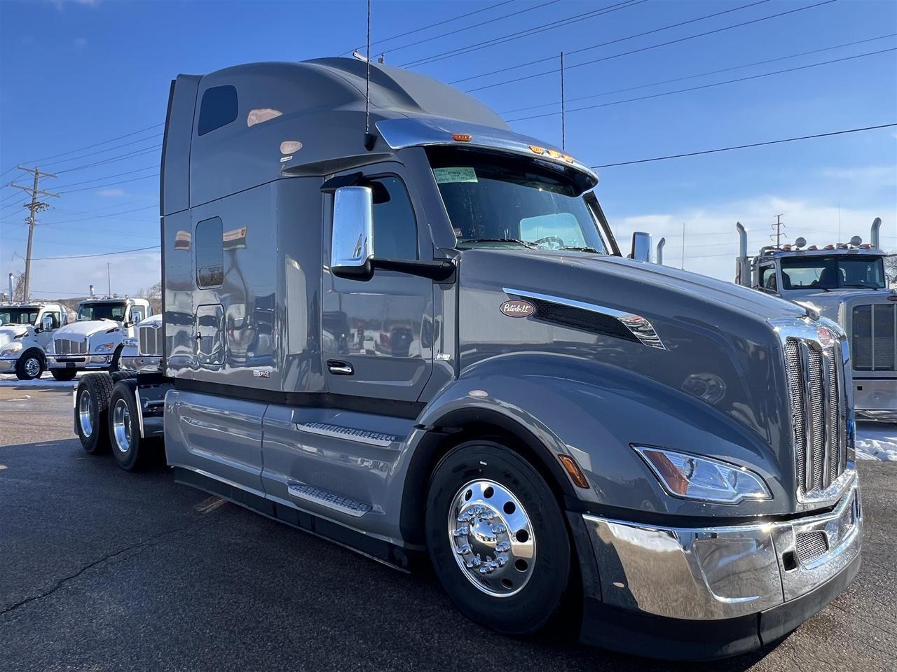 2027 Peterbilt 579