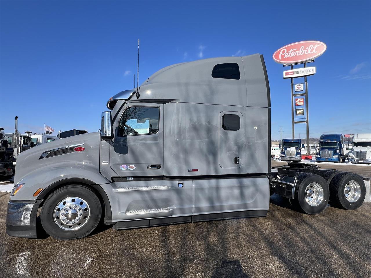 2027 Peterbilt 579 - image 3