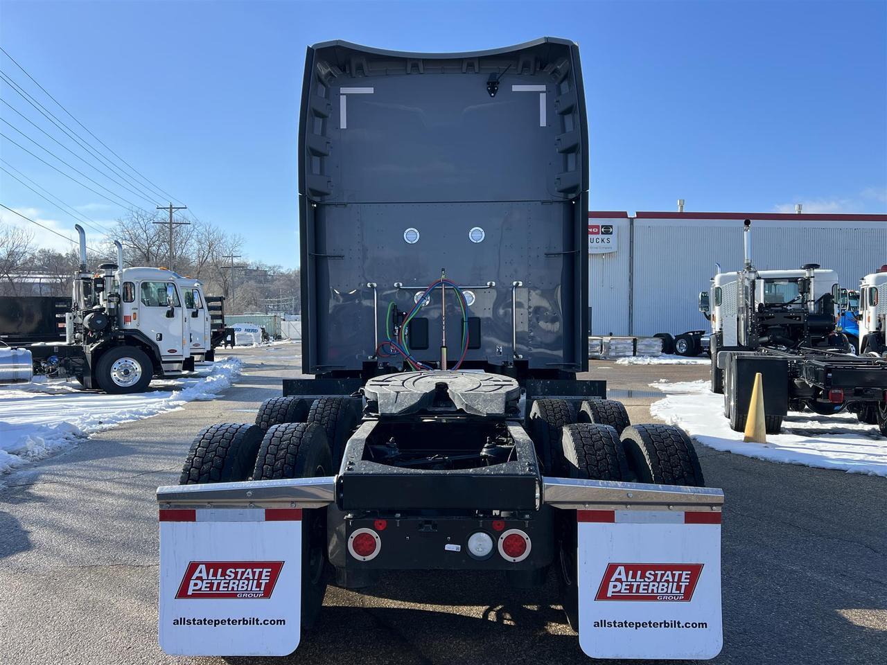 2027 Peterbilt 579 - image 6
