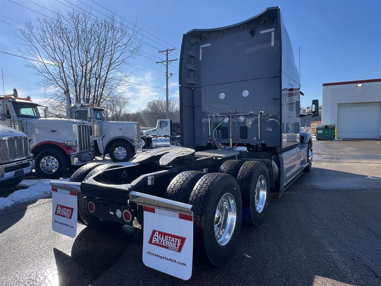 2027 Peterbilt 579 - image 7
