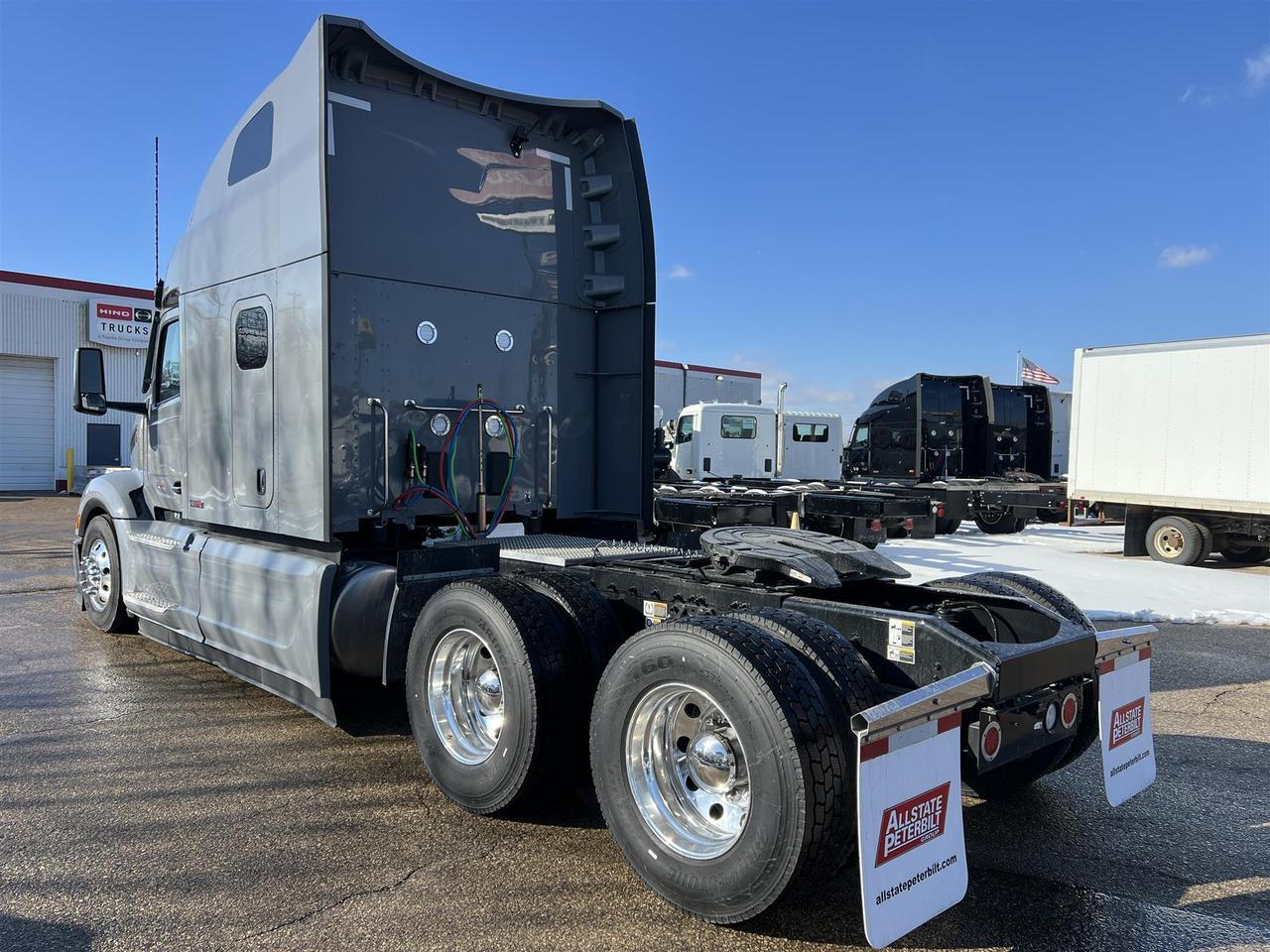 2027 Peterbilt 579 - image 5