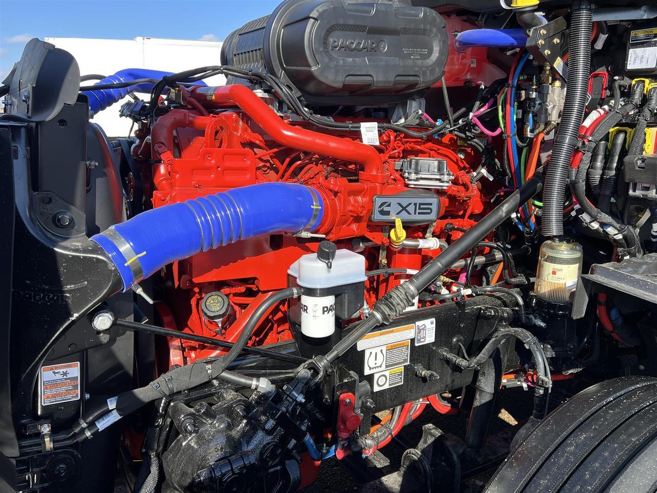 2027 Peterbilt 579 - image 9