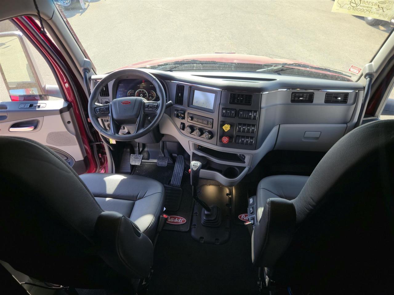 2027 Peterbilt 579 80" Double Bunk Ultraloft South St. Paul MN