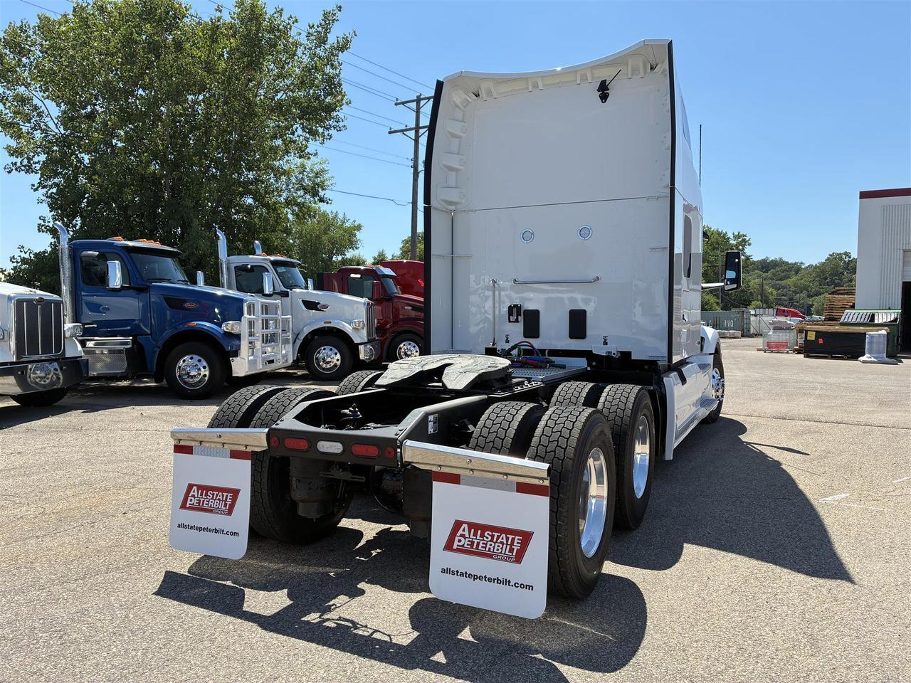 2027 Peterbilt 579 80" Double Bunk Ultraloft South St. Paul MN