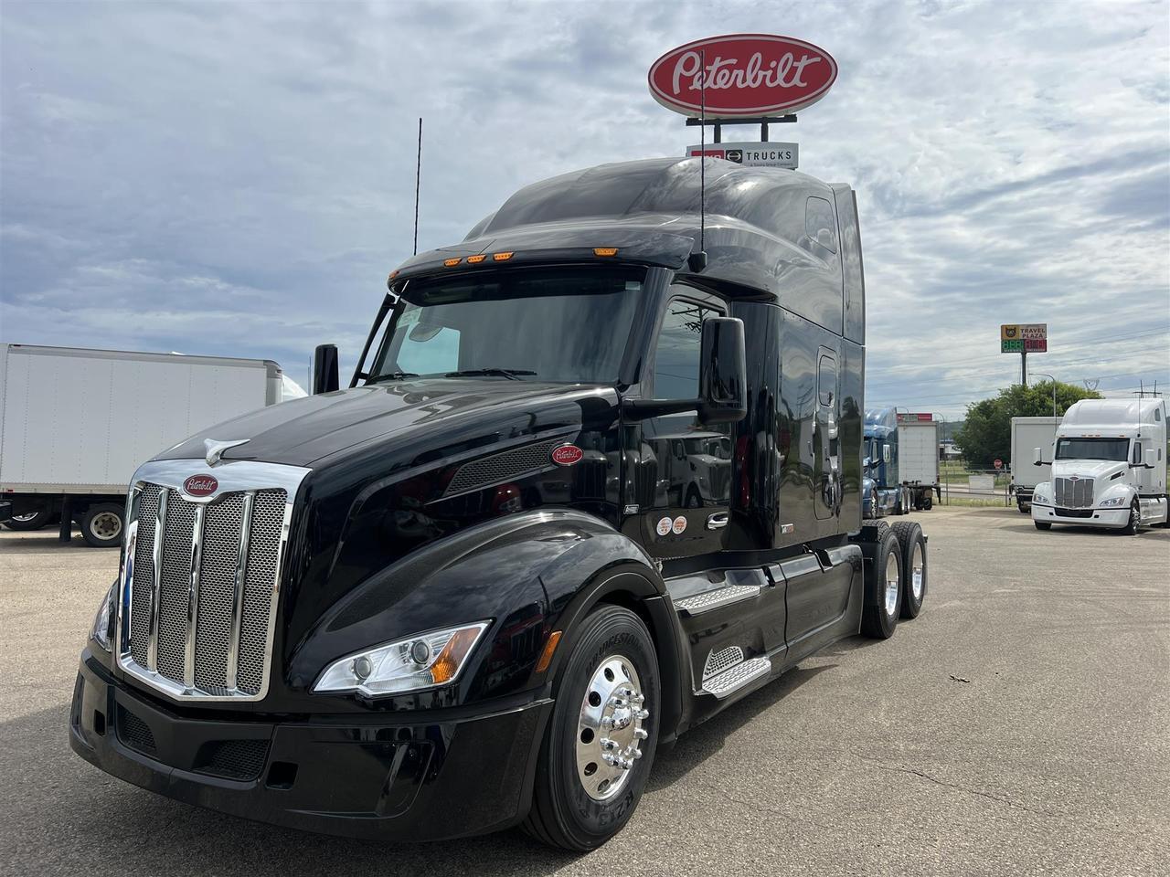 2027 Peterbilt 579 Sleeper