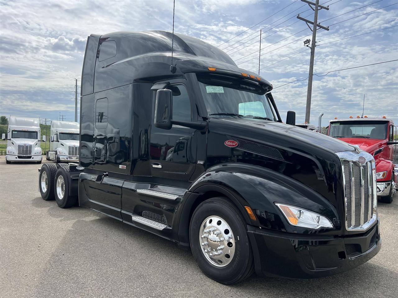 2027 Peterbilt 579 Sleeper