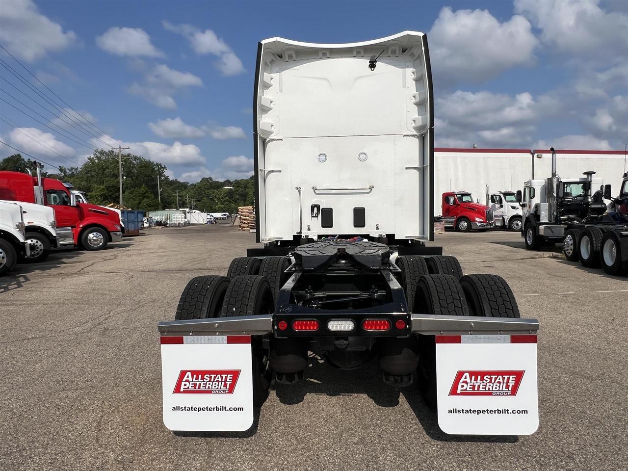 2027 Peterbilt 579 80" Double Bunk Ultraloft South St. Paul MN